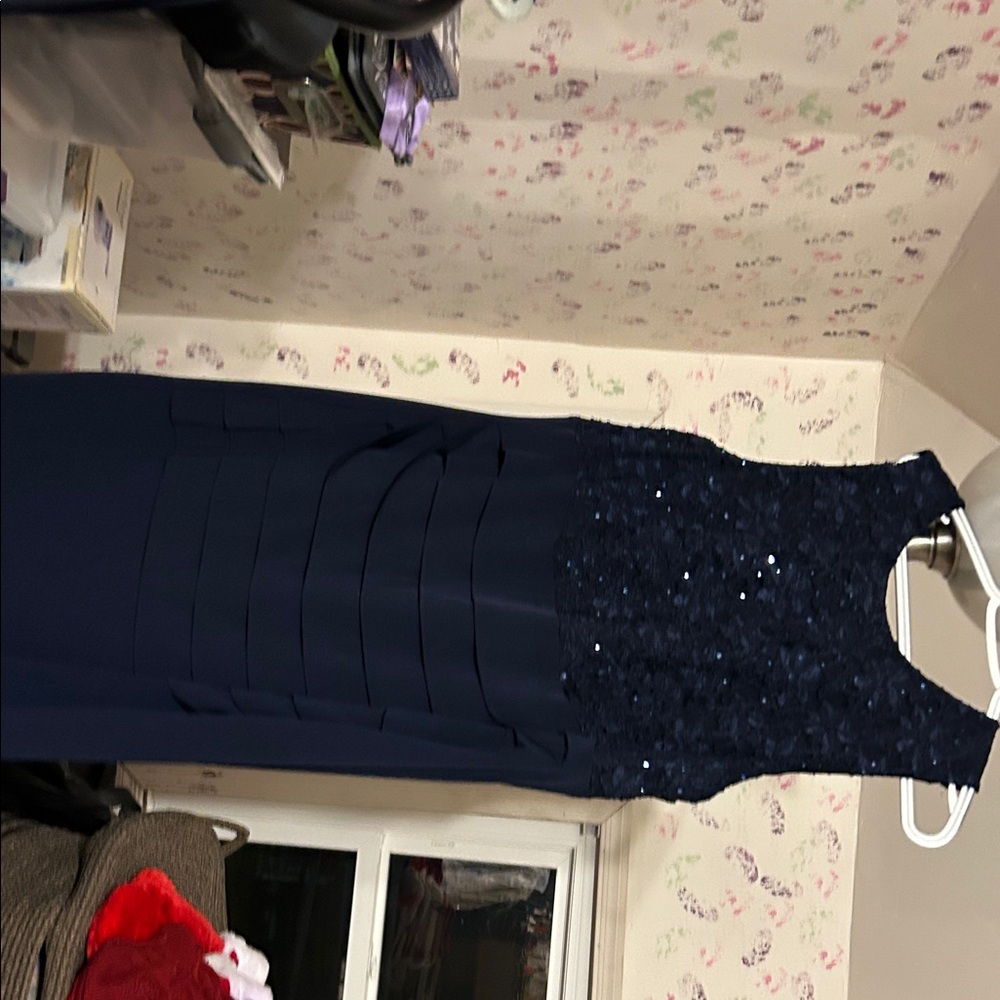Elegant Navy Blue Sleeveless Dress